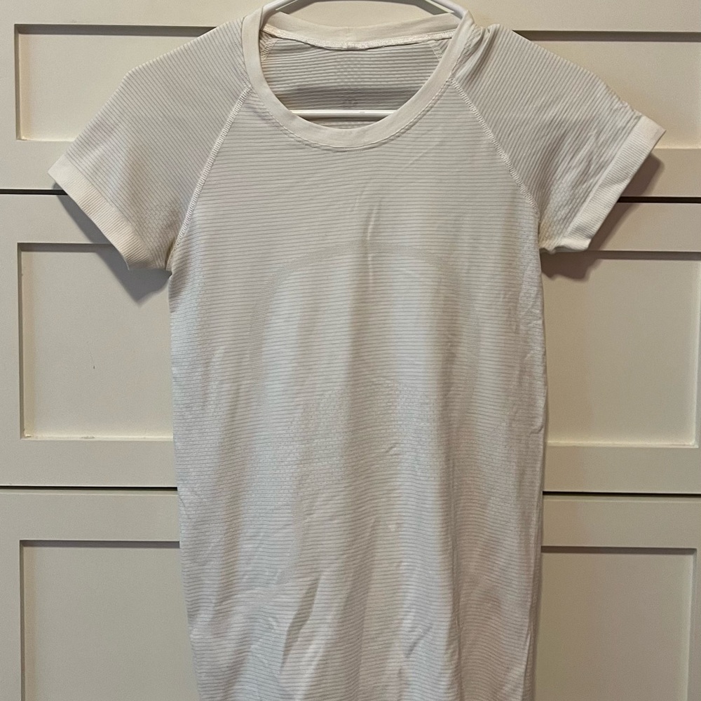 white lululemon swiftly tech